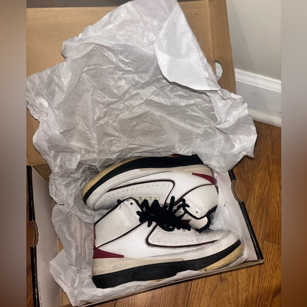 Jordan 2 Retro Varsity Red 2010 size 6Y 23 Chicago bulls